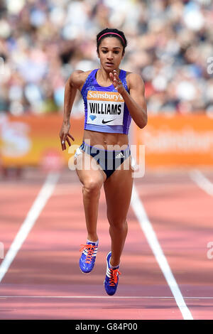 Jodie Williams en Grande-Bretagne pendant la deuxième journée des Jeux d'anniversaire de Sainsbury au stade du parc olympique Queen Elizabeth, Londres. Banque D'Images