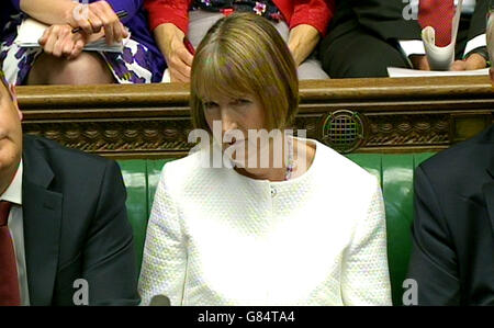 Le chef intérimaire du parti travailliste Harriet Harman parle lors des questions du premier ministre à la Chambre des communes, à Londres. Banque D'Images