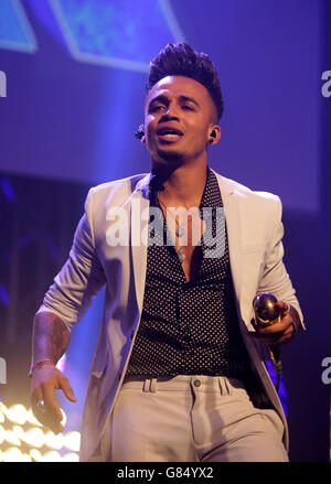 Aston Merrygold se produit aux Arqiva commercial radio Awards au Roundhouse de Londres. APPUYEZ SUR ASSOCIATION photo. Date de la photo: Mercredi 8 juillet 2015. Le crédit photo devrait se lire: Daniel Leal-Olivas/PA Wire Banque D'Images