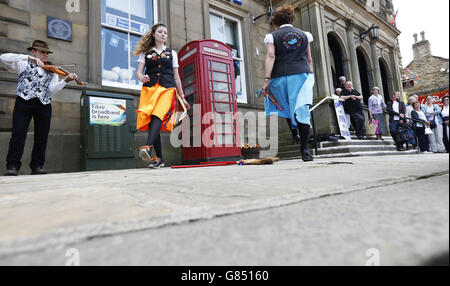 Les gens dansant pendant le Clogfest, le rassemblement national pour la communauté de STEP CLOG qui a lieu à Skipton pendant le deuxième week-end de juillet. Banque D'Images