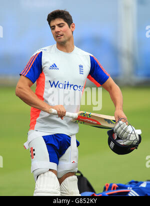 Cricket - deuxième test Investec Ashes - Angleterre v Australie - Angleterre nets - deuxième jour - Lord's.Le capitaine d'Angleterre Alastair Cook pendant une session de moustiquaires avant le deuxième test Investec Ashes à Lord's, Londres. Banque D'Images