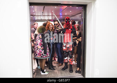 Atmosphère à l'intérieur du film de Londres et Comic con, tenu à Olympia à Kensington, Londres. Banque D'Images