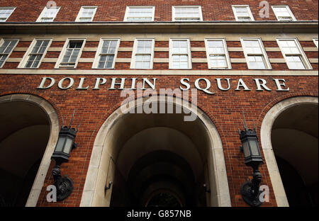 Vue générale de Dolphin Square à Pimlico, Londres, alors que Lord Sewel quittait la Chambre des Lords et s'est excusé pour la « douleur et l'embarras » qu'il a causé après que des images ont émergé de lui prétendument pris de la cocaïne avec deux prostituées dans son appartement protégé contre les loyers dans le complexe. Banque D'Images