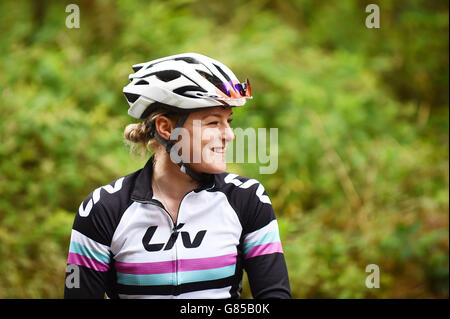 ALLEZ à l'extérieur - Lady Cannings Bike Trail Grand Opening - Sheffield.Annie la dernière ouverture officielle de la piste cyclable Lady Cannings. Banque D'Images