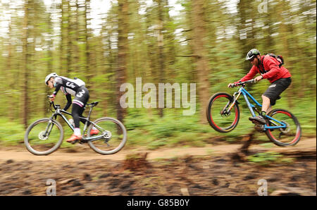 Allez à l'extérieur - Dame Cannings Bike Trail Inauguration - Sheffield Banque D'Images