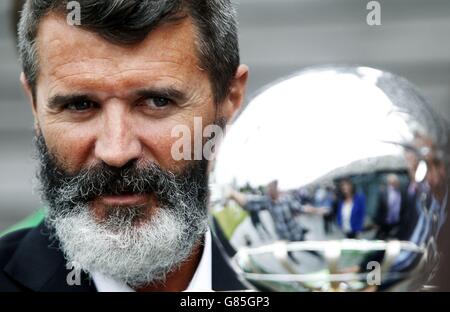 Roy Keane, directeur adjoint de la République d'Irlande, lors du lancement de la nouvelle ligue nationale U17 de SSE Airtricity au siège de FAI, à Abbotstown, en Irlande. Banque D'Images