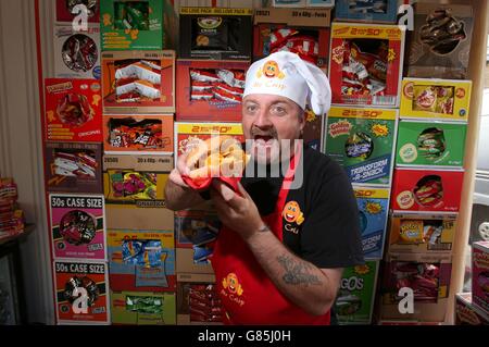 Mark Pearson ouvre M. Crisp, le premier magasin de sandwichs Crisp d'Angleterre, à Keighley, dans le West Yorkshire. Banque D'Images