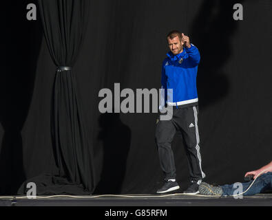 Niall McGinn de l'Irlande du Nord pendant le retour à la Fanzone Titanic de Belfast. Banque D'Images