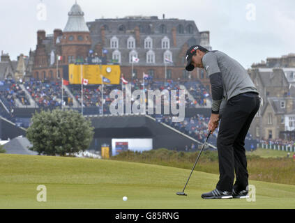 Golf - le championnat ouvert 2015 - première journée - St Andrews.Jason Day d'Australie se produit le 16 au cours du premier jour du Championnat d'Open 2015 à St Andrews, Fife. Banque D'Images