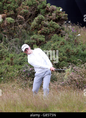 Paul Kinnear, en Angleterre, joue à l'état brut pendant le premier jour du Championnat d'Open 2015 à St Andrews, Fife. Banque D'Images