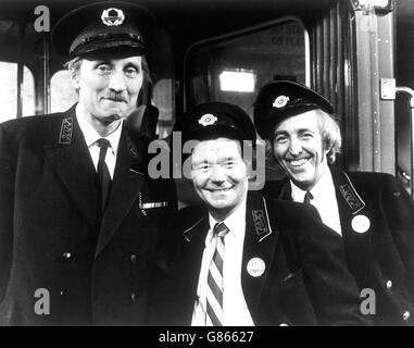 Stephen Lewis, Reg Varney et Bob Grant à bord des autobus. Banque D'Images