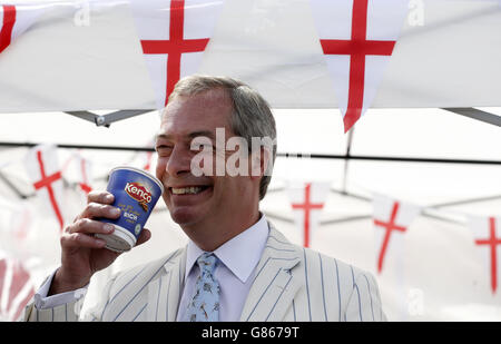 Nigel Farage visite le CLA Gamefair Banque D'Images