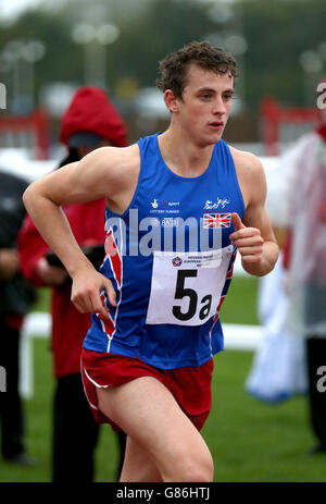 Sam Curry en Grande-Bretagne pendant la deuxième journée des championnats européens de Pentathlon moderne à l'Université de Bath.APPUYEZ SUR ASSOCIATION photo.Date de la photo: Mercredi 19 août 2015.Voir l'histoire de PA PENTATHLON européen.Le crédit photo devrait être le suivant : Tim Goode/ PA Wire Banque D'Images