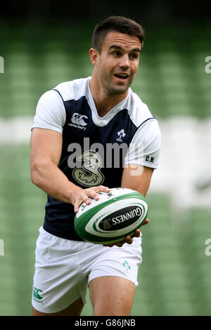 Le conor Murray d'Irlande pendant les capitaines courent au stade Aviva, à Dublin. Banque D'Images