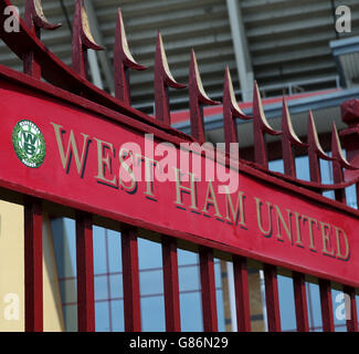 Football - pré saison amicale - West Ham United v Werder Bremen - Upton Park. Vue générale de l'entrée du stade Banque D'Images