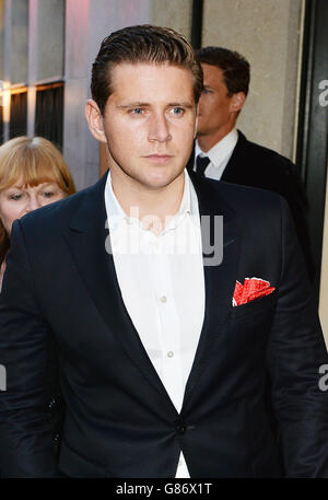 Allen Leech arrive à l'Ivy à West Street, Londres, alors que la troupe de Downton Abbey assiste à une fête de wrap pour célébrer la sixième et dernière saison du programme. Banque D'Images