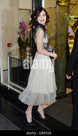 Elizabeth McGovern arrive à l'Ivy à West Street, Londres, alors que la troupe de Downton Abbey assiste à une fête de wrap pour célébrer la sixième et dernière saison du programme. Banque D'Images