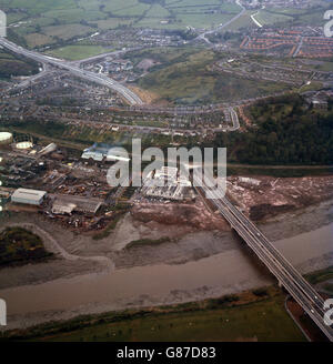 Transport - M4 tunnel - Brynglas, Newport, pays de Galles.Prise de vue aérienne du tunnel M4 à Brynglas, Newport, pays de Galles, qui mène au pont Usk au-dessus de la rivière Usk. Banque D'Images