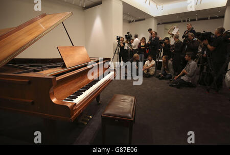 ABBA piano à vendre aux enchères Banque D'Images