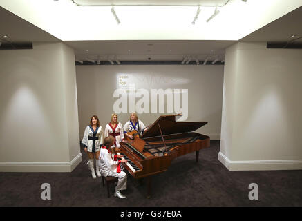 ABBA piano à vendre aux enchères Banque D'Images