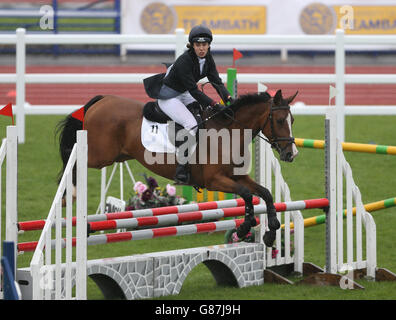 Samantha Murray en Grande-Bretagne pendant la deuxième journée des championnats européens modernes de Pentathlon à l'Université de Bath. Banque D'Images