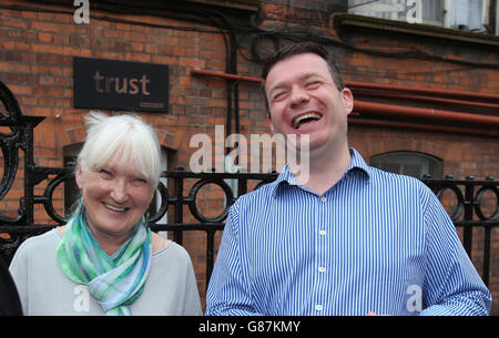 Alan Kelly services aux sans-abri visites Banque D'Images