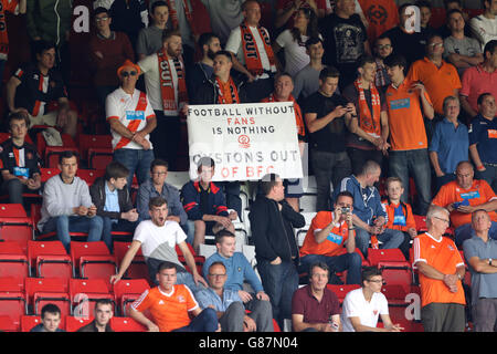 Football - Sky Bet League One - Sheffield United / Blackpool - Bramall Lane. Fans de Blackpool dans les stands de Bramall Lane Banque D'Images