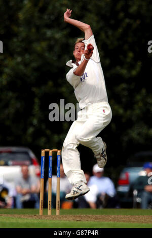 Cricket - Cheltenham & Gloucester Trophée - Premier tour - Staffordshire v Surrey - Leek Banque D'Images