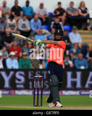 Cricket - NatWest International série T20 - Angleterre / Australie - SWALEC Stadium.Moeen Ali d'Angleterre lors du match de la série NatWest International T20 au stade SWALEC, Cardiff. Banque D'Images