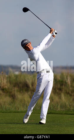 Jamie Li en Angleterre au premier tee du trophée des jeunes champions du Duc de York au club de golf du Prince à Sandwich, dans le Kent. APPUYEZ SUR ASSOCIATION photo. Date de la photo: Mercredi 9 septembre 2015. Le crédit photo devrait se lire comme suit : Gareth Fuller/PA Wire Banque D'Images