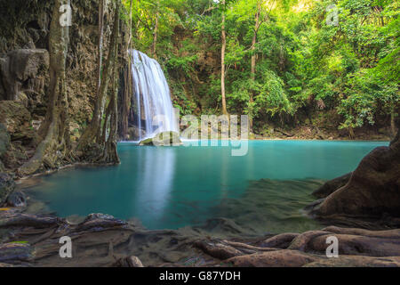 Chute d'eau d'Erawan, Kanchanaburi, Thaïlande Banque D'Images