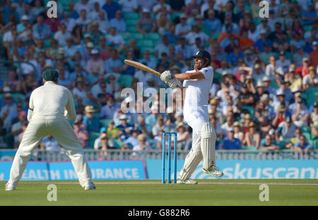 Cricket - Cinquième épreuve Investec Ashes - Angleterre v Australie - troisième jour - le Kia Oval.Le capitaine d'Angleterre Alastair Cook chauves-souris au cours de la troisième journée du cinquième essai Investec Ashes au Kia Oval, Londres. Banque D'Images