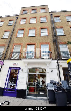 Une vue générale de la clinique Dean Street de 56 à Soho, à Londres, après que l'identité de centaines de patients séropositifs ait été diffusée par erreur après une violation des données à la clinique. Banque D'Images