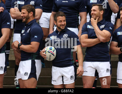 Rugby Union - Scotland World Cup Squad Announcement - Edinburgh University.Capitaine Greig Laidlaw (au centre) lors de l'annonce de l'équipe dans le Old College Quad, à l'Université d'Edimbourg, en Écosse. Banque D'Images