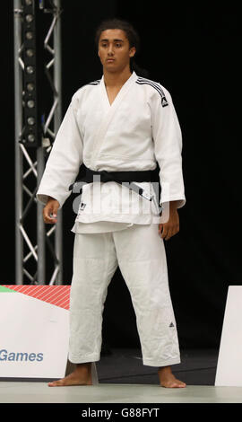 Le Rhodri Morgan d'Écosse se prépare à concourir chez les garçons de plus de 81 kg de judo lors des jeux scolaires de Sainsbury's 2015 sur le site de l'Armitage, à Manchester. Banque D'Images