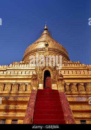La pagode Shwezigon doré à Bagan, Myanmar Banque D'Images