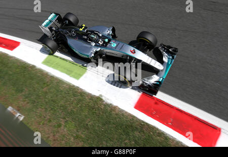 Mercedes Nico Rosberg pendant la journée de qualification pour le Grand Prix d'Italie 2015 à Monza, Italie. APPUYEZ SUR ASSOCIATION photo. Date de la photo: Samedi 5 septembre 2015. Voir PA Story AUTO Italian. Le crédit photo devrait se lire comme suit : David Davies/PA Wire. RESTRICTIONS: . Utilisation commerciale avec le consentement préalable des équipes. Pour plus d'informations, appelez le +44 (0)1158 447447. Banque D'Images