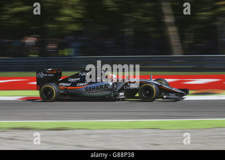 Courses automobiles - Championnat du monde de Formule 1 - Grand Prix d'Italie 2015 - course - circuit de Monza.Force l'Inde Nico Hulkenberg lors du Grand Prix d'Italie 2015 à Monza, Italie. Banque D'Images