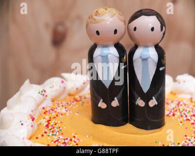 L'égalité du mariage wedding cake toppers Banque D'Images