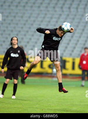 Football - UEFA Champions League - final - AC Milan / Liverpool - Liverpool Training - Ataturk Olympic Stadium. Steven Gerrard de Liverpool pendant l'entraînement Banque D'Images