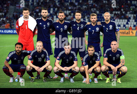 Scotland Team Group : (G-D Back Row) David Marshall, Charlie Mulgrew, Steven Fletcher, Russell Martin, James Morrison et Alan Hutton. (Première rangée du G-D) Iketchi Anya, Steven Naismith, Andrew Robertson, Shaun Maloney et Scott Brown lors du match de qualification au Championnat d'Europe de l'UEFA à la Boris Paichadze Dinamo Arena, Tbilissi. Date de la photo : vendredi 4 septembre 2015. Voir PA Story FOOTBALL Georgia. Le crédit photo devrait se lire comme suit : Nick Potts/PA Wire. RESTRICTIONS : l'utilisation est soumise à des restrictions. . Utilisation commerciale uniquement avec l'accord écrit préalable de la Scottish FA. Appelez le +44 (0)1158 447447 pour plus d'informations Banque D'Images