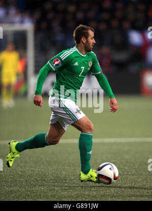 Niall McGinn, en Irlande du Nord, lors du match de qualification de l'UEFA European Championship au Torsvollur, Torshavn. Date de la photo : vendredi 4 septembre 2015. Voir PA Story FOOTBALL Iles Féroé. Le crédit photo devrait se lire comme suit : John Walton/PA Wire. Banque D'Images