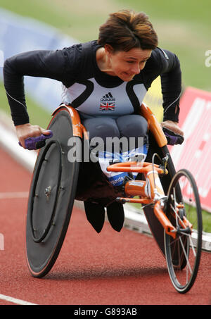 Coupe du monde paralympique - Manchester 2005 - femmes T53 400 mètres - Manchester Regional Arena.En Grande-Bretagne, Tanni Gray-Thompson se prépare à gagner le T53 400m féminin Banque D'Images