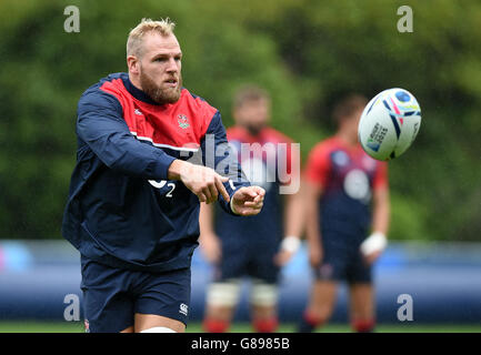 Rugby Union - session d'entraînement en Angleterre - Pennyhill Park.James Haskell d'Angleterre pendant une séance d'entraînement à Pennyhill Park, Bagshot. Banque D'Images