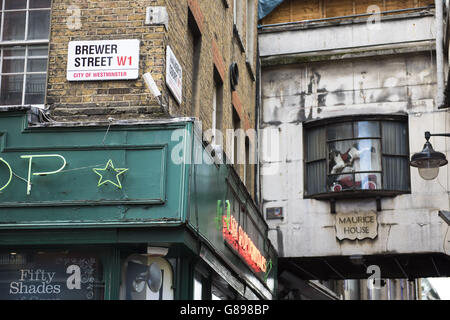 Vue générale sur Brewer Street à Soho, Londres. La région accueillera pour la première fois la London Fashion week, à partir du 18-22 septembre 2015. Banque D'Images