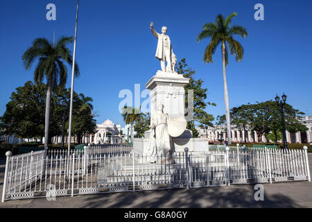 Monument du héros national, poète et combattant pour l'indépendance dans le parc Jose Marti, Parque Jose Marti, Cienfuegos Banque D'Images