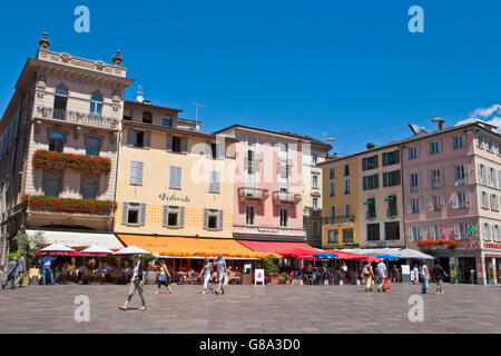Restaurants et cafés sur la Piazza della Riforma à Lugano, Lac de Lugano Lago di Lugano, Tessin, Suisse, Europe Banque D'Images