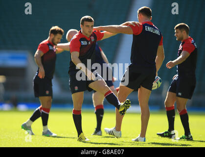 Rugby Union - coupe du monde de Rugby 2015 - entraînement d'Angleterre - Twickenham.George Ford, en Angleterre, lors d'une séance d'entraînement au stade de Twickenham, à Londres. Banque D'Images