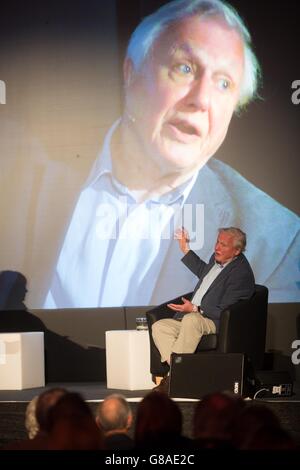 Sir David Attenborough lance le festival radio Times au Green au Hampton court Palace avec un événement spécial mettant en vedette Sir David Attenborough qui prend maintenant sa place dans le premier Hall of Fame du radio Times, où il parle de ses 60 ans de diffusion. Banque D'Images