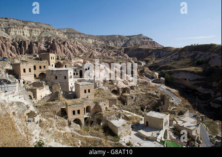 Rock Traditionnel maisons de Cavusin, Cappadoce Turquie Banque D'Images